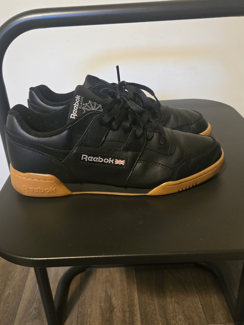 Reebok Men’s Black & Gum Low-Top Sneakers Men's Size 11***